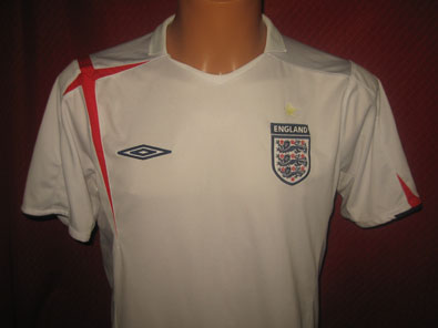 England home shirt years 2005-2007 size M