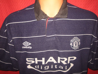 Manchester United away football shirt 1999-2000 size L